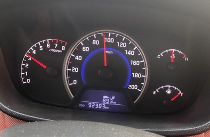 Hyundai Grand i10 đi vòng tua thế này có phải cao quá không ạ?