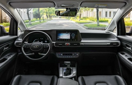 Xin tư vấn xe Hyundai Stargazer bị lỗi khi để ngoài nắng lâu
