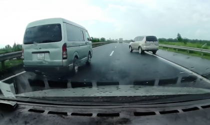 Nghị định 168 - Lỗi trừ 2 điểm GPLX ô tô: Chuyển làn không có tín hiệu khi lưu thông trên cao tốc