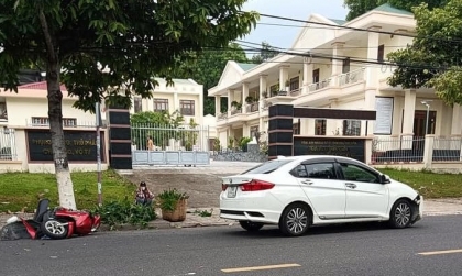 Nghị định 168 - Lỗi trừ 2 điểm GPLX ô tô: Điều khiển xe không đi bên phải theo chiều đi của mình