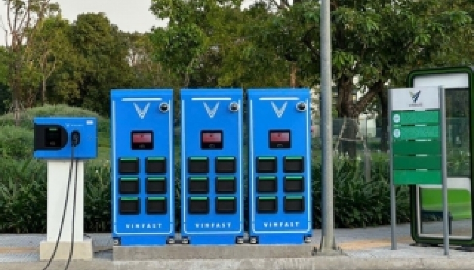 Thế giới 2 bánh: Xe máy điện VinFast sẽ có thêm 10.000 tủ đổi pin xe máy điện khi kết hợp cùng EVN tại Hà Nội