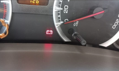 Xe Suzuki Ertiga đang bị lỗi thế này là gì nhỉ?