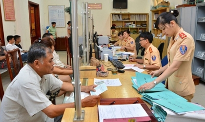 Có cần giữ lại biển số để nộp cho cơ quan công an khi bán xe không?