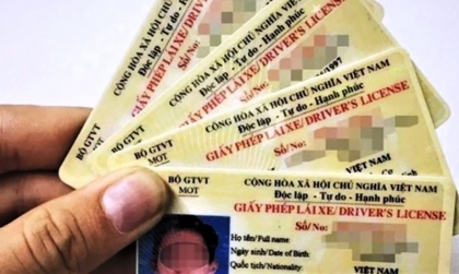 Dự thảo Luật Trật tự, an toàn giao thông đường bộ: Giấy phép Lái xe có 12 điểm, bị trừ hết điểm sẽ phải thi lại
