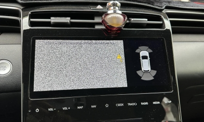 Hyundai Tucson bị lỗi màn hình thế này là sao ạ?