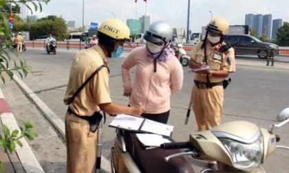 Mức phạt xe máy lỗi không có giấy đăng ký xe khi tham gia giao thông