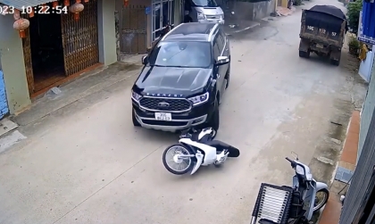 Clip TNGT: Phóng tốc độ cao, Ford Everest