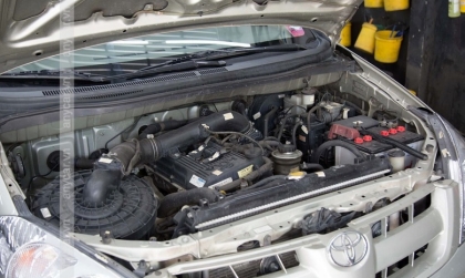 Xin các bác bắt bệnh giúp em xe Innova mới làm lại máy?