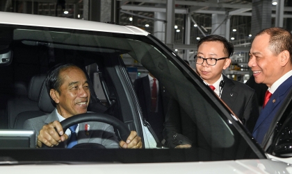 Tổng thống Indonesia đến thăm Tổ hợp nhà máy sản xuất của VinFast tại Hải Phòng