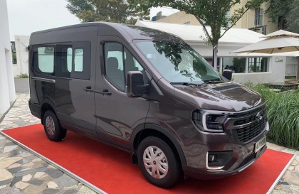 Ford Transit thế hệ mới chuẩn bị ra mắt tại Việt Nam