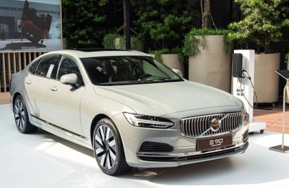 Volvo S90 Recharge về Việt Nam khởi điểm từ 2,89 tỷ đồng