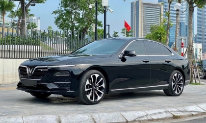 Xe Lux A có tiếng kêu gầm truyền lên vô lăng khi qua ổ gà là bị sao?
