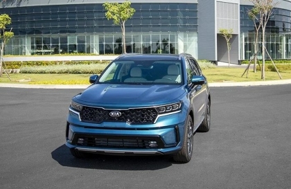 Vì sao tay lái Kia Sorento nặng quá ạ?