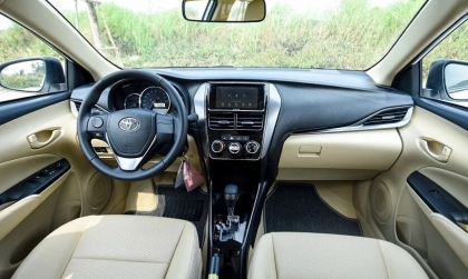 Xin tư vấn xe Vios nổ máy lên bị bốc mùi xăng?