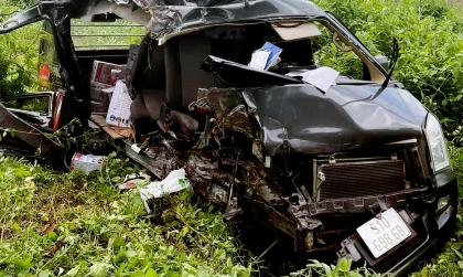 Ảnh TNGT: Dongfeng hình hài biến dạng sau tai nạn với tốc độ cao