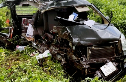 Ảnh TNGT: Dongfeng hình hài biến dạng sau tai nạn với tốc độ cao