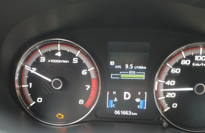 Xe Xpander đang đi trên đường bị báo đèn động cơ do đâu?