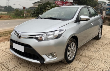 Sao khóa cửa Vios mà trong xe vẫn nhát đèn nhỉ?