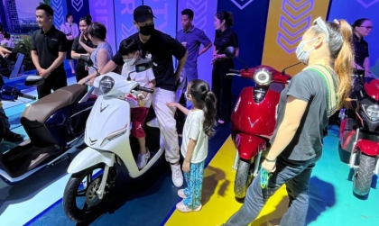 Gói thuê pin mới của VinFast: Xe máy điện “càng đi càng rẻ”