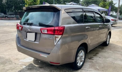 Làm sao để khắc phục tiếng ù ù từ pô của Innova?