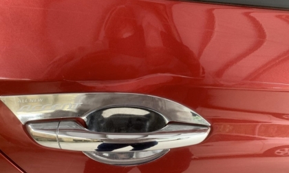 Các cụ tư vấn giúp xe hyundai accent không mở được cửa?