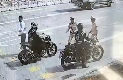 Clip đâm vào CSGT đang làm nhiệm vụ của đoàn xe PKL hơn 30 chiếc đi vào cao tốc Bắc Giang - Lạng Sơn