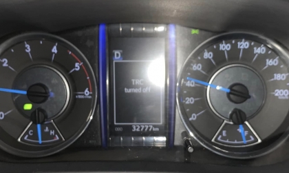 Xe Toyota Fortuner nổi lên cảnh báo TRC Off là lỗi gì?