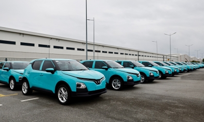 VinFast lần đầu tiên sang Lào, nhưng bằng taxi điện GSM