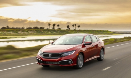 Vì sao Honda Civic đổ đèo lại bị rồ ga lên?