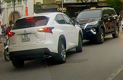 Clip VHGT: Lexus NX ngông nghênh và cái kết... Đúng người, đúng thời điểm