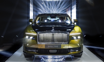 Rolls-Royce Spectre chính thức ra mắt, khởi điểm từ 17,9 tỷ đồng