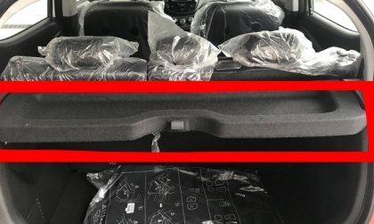 Tấm chắn ở cốp xe Fadil bị rơi thì phải làm sao?