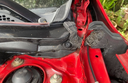 KIA Carens lâu không đi nên không nổ máy được, phải xứ lý thế nào?