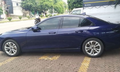 Xin tư vấn lắp camera bên phụ cho Vinfast lux A