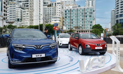 Rầm rộ tuyển đại lý ủy quyền ô tô điện, VinFast đang ấp ủ kế hoạch lớn?