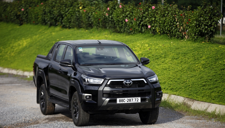 Toyota Hilux mới có gì để cạnh tranh cùng đối thủ?