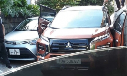 Ảnh TNGT: Mitsubishi Xpander độ cửa cánh chim bằng cách không ngờ
