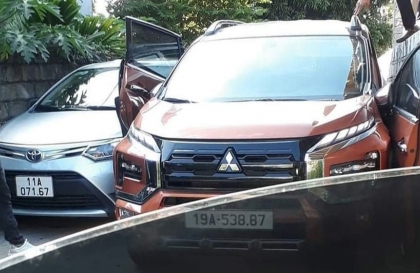 Ảnh TNGT: Mitsubishi Xpander độ cửa cánh chim bằng cách không ngờ