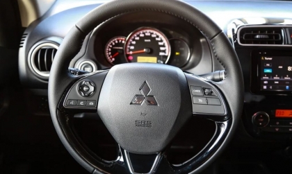 Xin tư vấn xe Mitsubishi Attrage ôm cua bị nặng