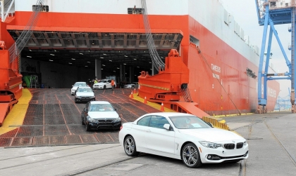 Thị trường ô tô Việt Nam sụt giảm mạnh, chưa đạt 100.000 chiếc kể từ đầu năm