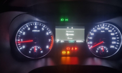 Xe Kia K3 bị hiện hình cờ lê trên đồng hồ nghĩa là gì?