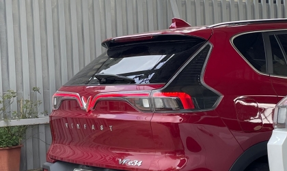 Làm sao để kích hoạt lại mở cốp điện của VF e34?