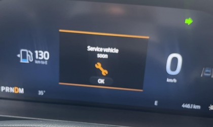 Màn hình xe Ford Everest hiện lỗi này là thế nào nhỉ?