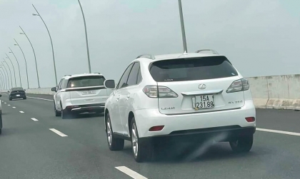 Ý thức giao thông: Che biển tránh phạt nguội đã được Lexus RX 350 nâng lên tầm cao mới