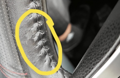 Vỏ bọc vô lăng Corolla Cross bị tróc thì có được bảo hành không?