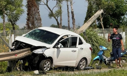 Ảnh TNGT: Tài xế Hyundai Grand i10 BKS 18A 18299 thoát chết không tưởng trong một tai nạn kinh hoàng