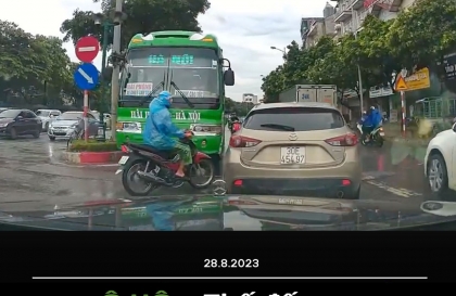 Clip: Xe khách