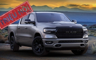 Triệu hồi bán tải RAM 1500 do lỗi đèn báo rẽ