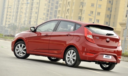 Tư vấn sửa khóa cốp accent hatchback giúp em với ạ?