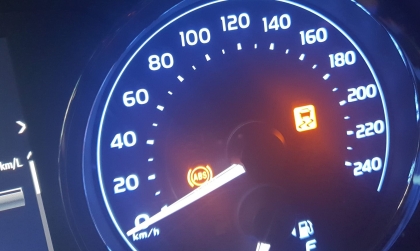 Xe Altis báo lỗi này là bị gì các bạn?